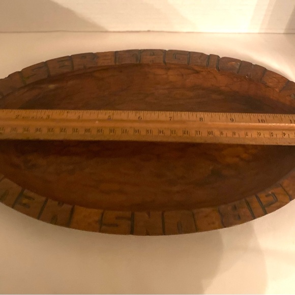 COPY - Vintage hand carved wooden German round bread board or serving bowl. - Picture 9 of 9